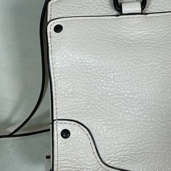 Coach Mercer 24 Grain Leather In Chalk / Off White With Black Hardware 37779 - Picture 6 of 16
